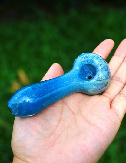 4–4.5 inch blue swirl heavy glass hand pipe