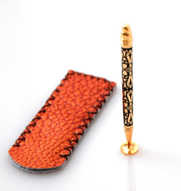 Deluxe tobacco pipe pick and tamper cleaning tool with leather pouch
