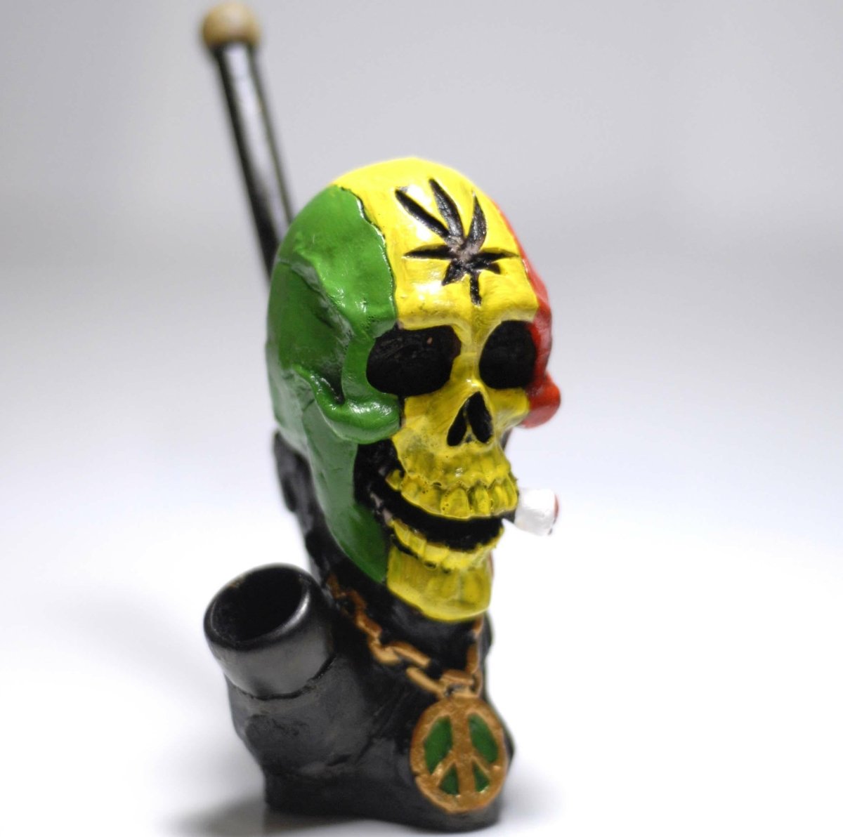 Rasta skull ceramic pipe alternate view