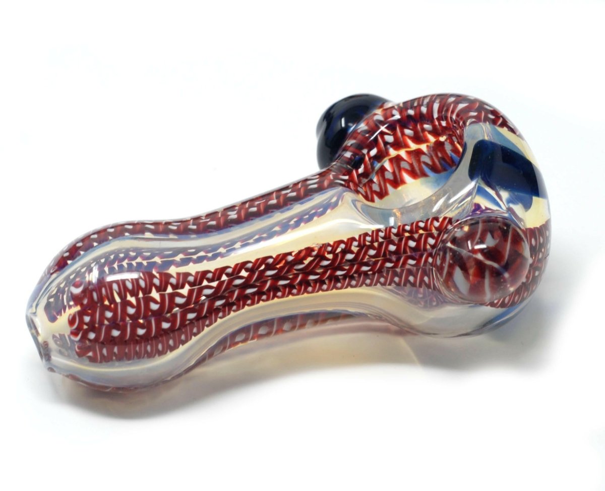 Twisted glass and dotted bowl detail on hand pipe
