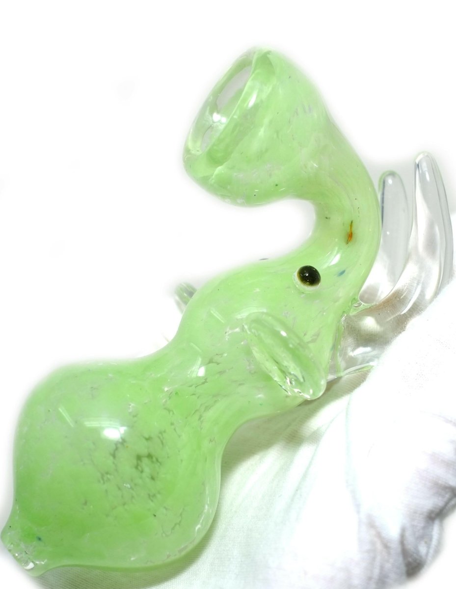 RaptorGlass green elephant pipe detail view