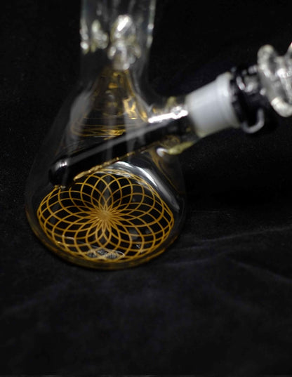 Heavy beaker water pipe with black downstem alternate view