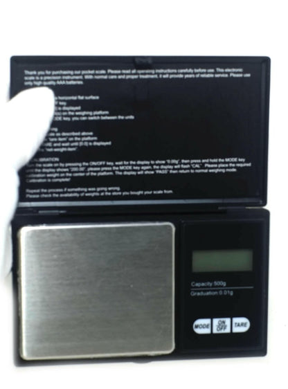 Mini digital pocket scale with 0.01g readability