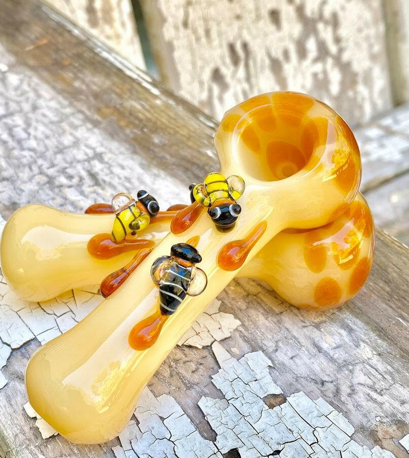 4" Glass honey Bee pipe, hand made Glass Pipe - Simple Glass Pipe
