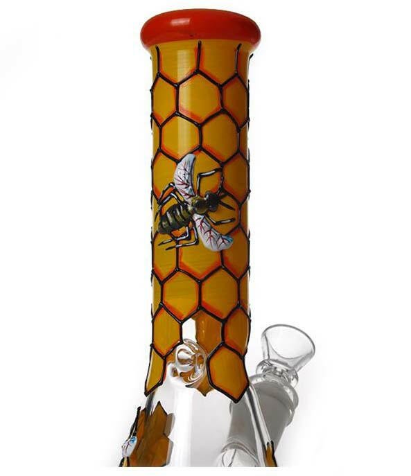 honeycomb pattern glass beaker detail