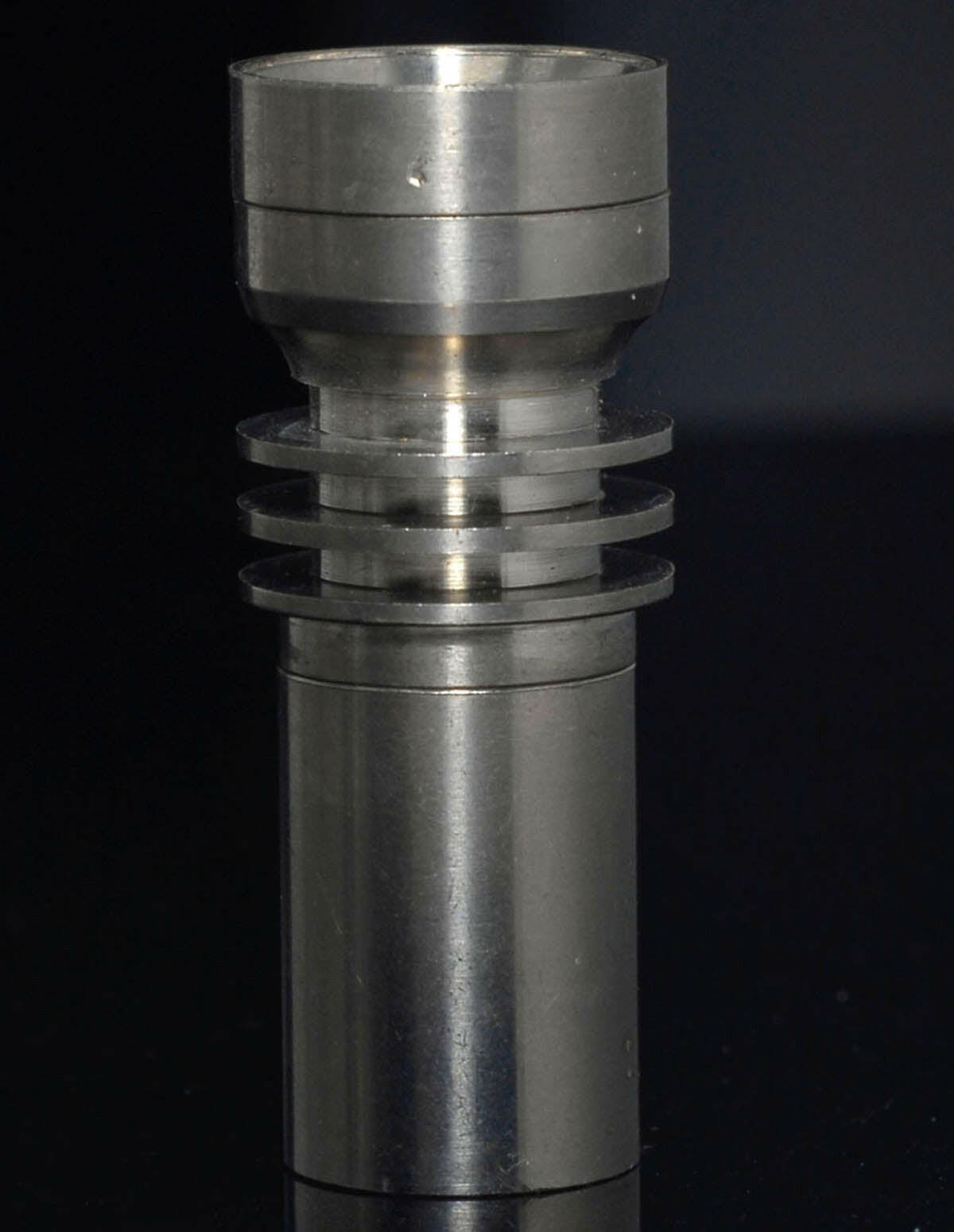 Low-profile titanium nail in 14mm or 18mm size