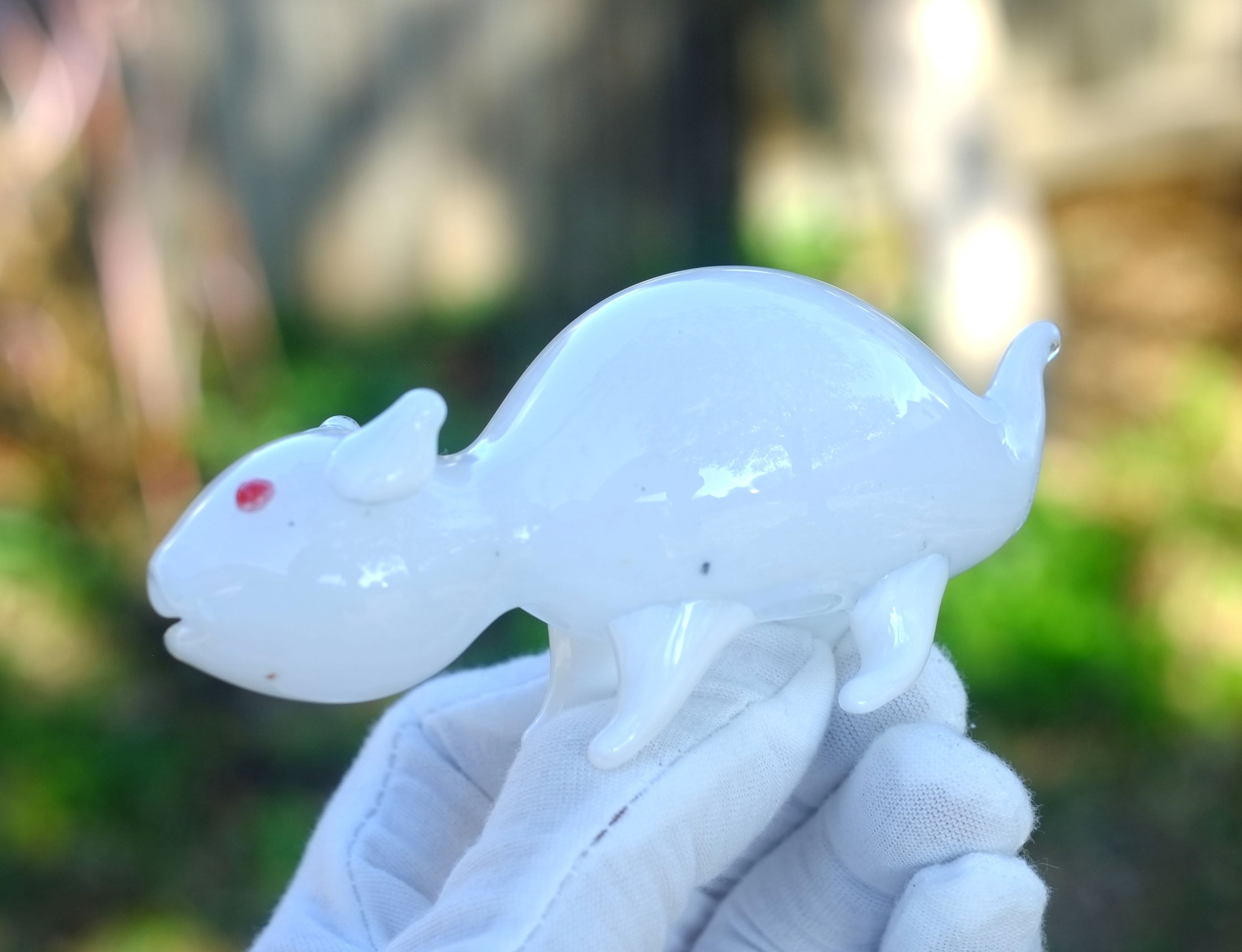 3.5" Red Eye Rat Glass Animal Hand Spoon Pipe